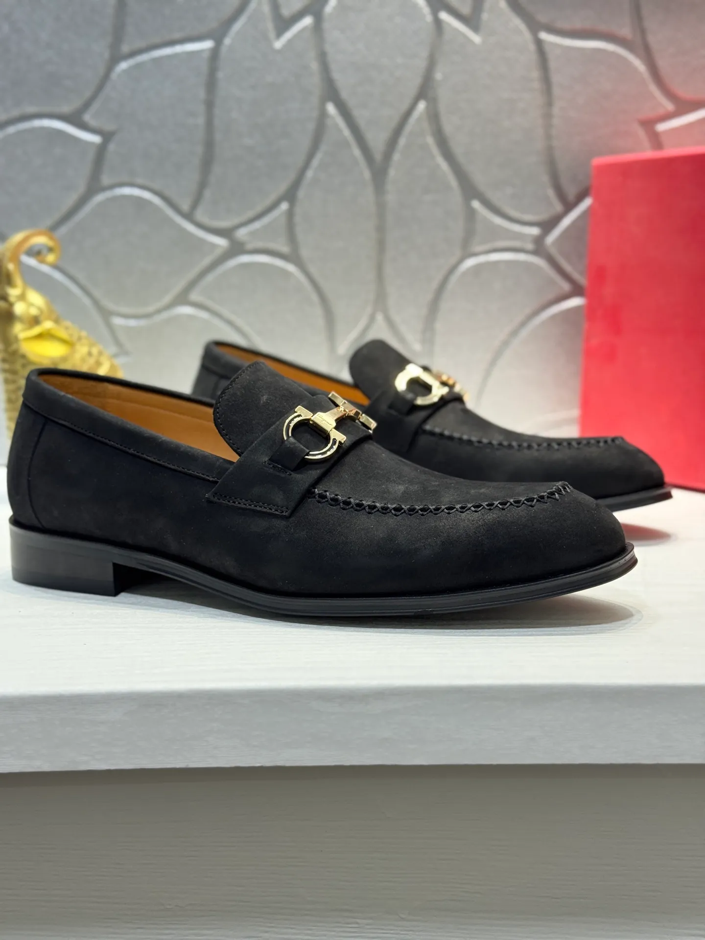 Men's shoes 💰460 Ferragamo [Ferragamo] top imported suit men's shoes 💯Original copy of the official website, product materials: selected imported embossed calfskin + luxury hardware buckle accessories ~ imported water-dyed cow 🐂 leather lining. Strong three-dimensional visual effect, original combination outsole, multiple colors available😘 Size: 39-44 (38.45.46.47 customized YS)
